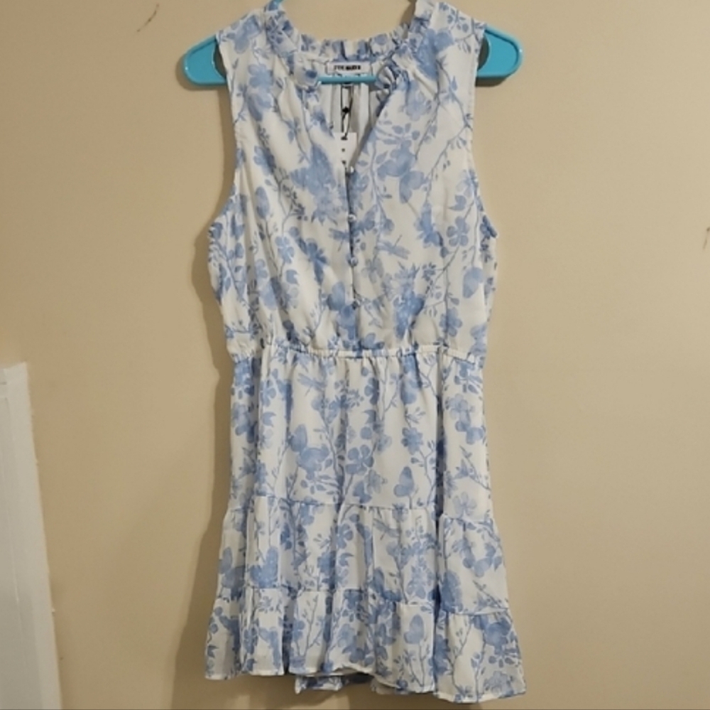 Steve Madden The Finley Dress With Blue and White Floral. NWT - Picture 7 of 7